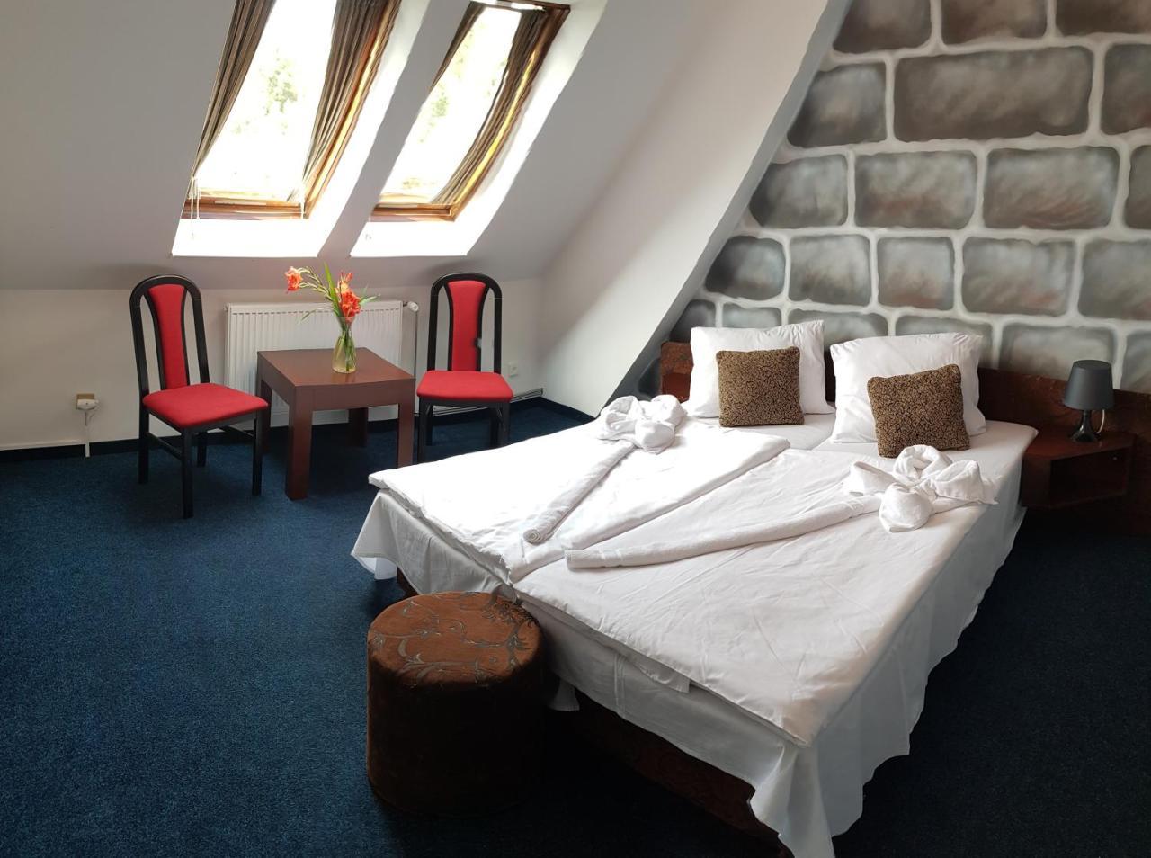Hotel Camelot Тиса Экстерьер фото